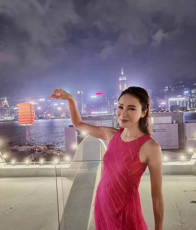 黎姿|中年女人会更有魅力，黎姿的状态不比小姑娘差，身材保养的似超模