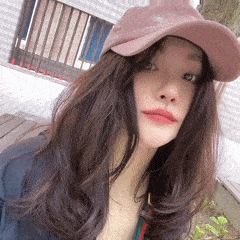 好身材|沈腾全家高颜值！46岁姐姐下装失踪秀紧致好身材，满脸硅胶感太假