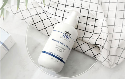 脸部|逛超市,看到这5款洗面奶别手软,虽不起眼,却好用不贵,良心