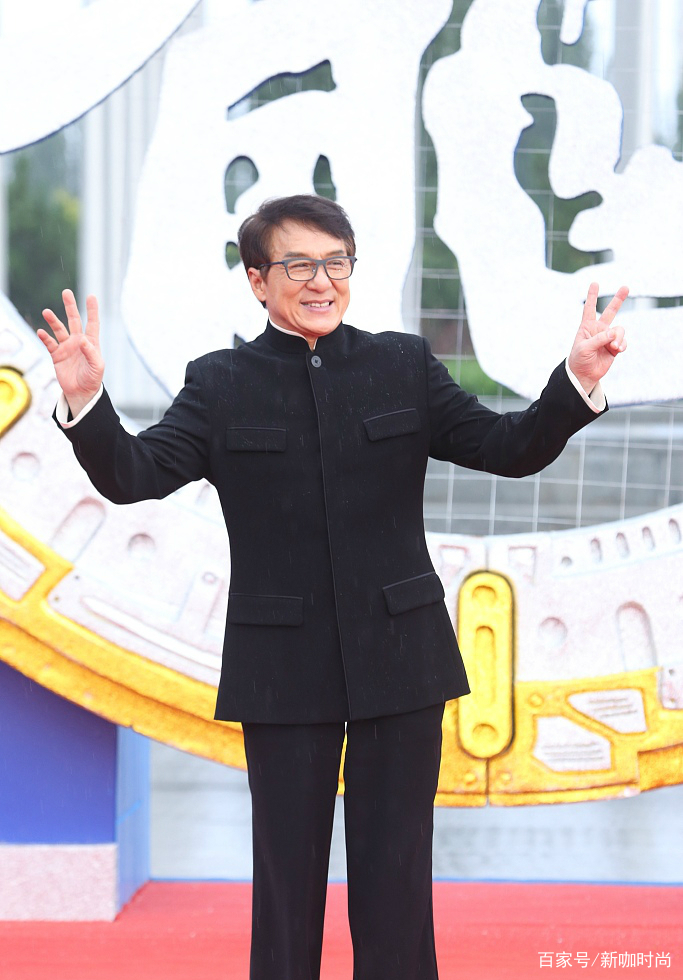 黑色|成龙电影周女星齐斗艳,刘亦菲佟丽娅风情各异,徐帆张蓝心拼过头