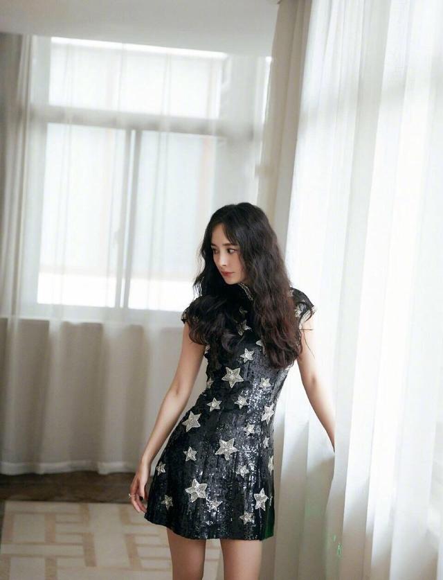 坎肩|时尚百搭礼服收腰的小设计能增加腰线的美感