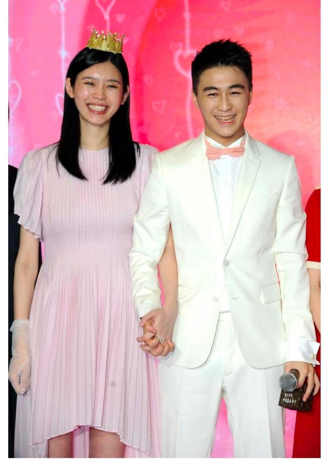 自己开台比亚迪,却给河南捐了100万,他母亲也捐了1千万给河南_何猷君