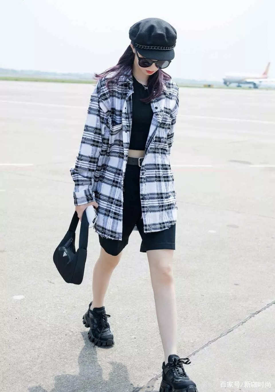 女孩子|想变酷又不显另类！学21岁孟美岐这样穿，遮肉显瘦又显高