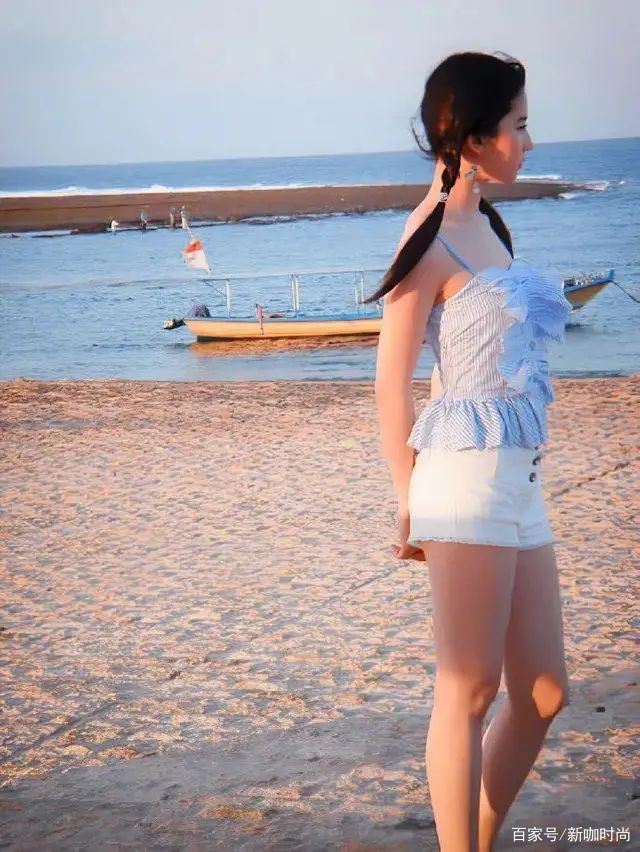 马尾|10年前刘亦菲太清纯，双马尾搭沙滩风小吊带，“仙气”溢出屏幕！