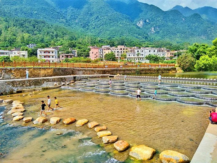 羅定石角村這個免費的水上樂園暑期每日超1000人去打卡