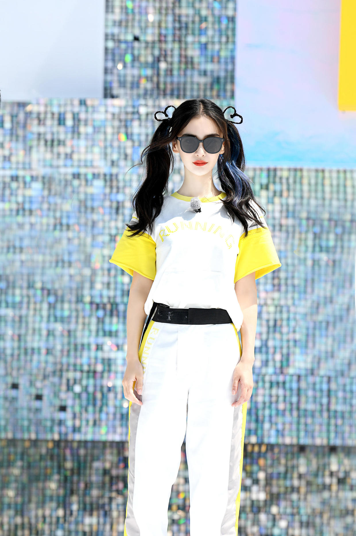 设计|Angelababy又美到我了,背心配半身裙随性低调,当妈了身材仍纤细