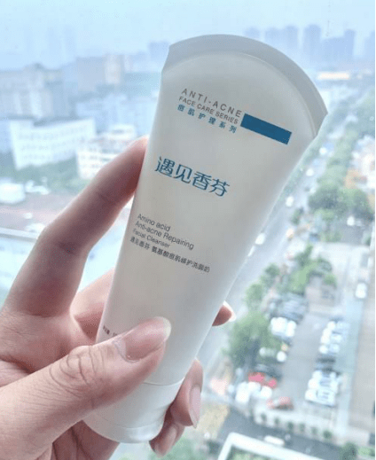青素水|便宜却好用的护肤品，这5款才是“万年青”，火了多年还很流行