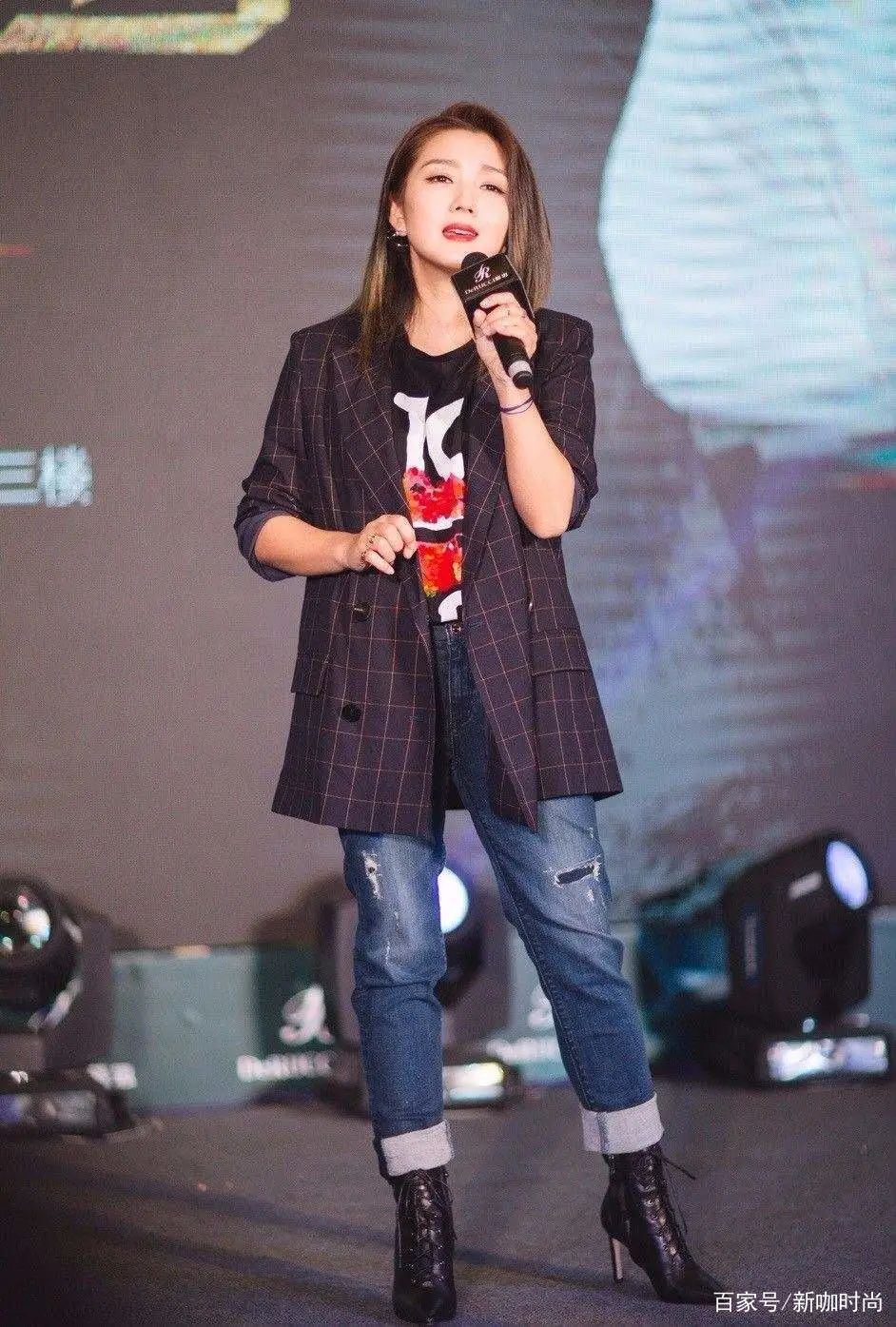 何洁|何洁又胖了？格子拼接卫衣搭健美超短裤，小粗腿不忍直视