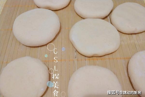 做法|胡萝卜和山药还能这样吃,松软香甜,做成早餐,孩子一次吃三个