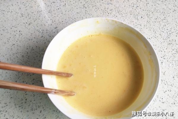 方法|早餐在家做香甜软糯的鸡蛋饼,这个方法简单不费时间,好吃又营养