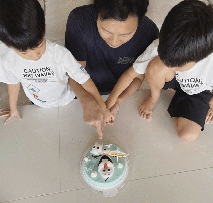 侯佩岑|侯佩岑为老公黄柏俊庆祝47岁生日，父子三人一起切蛋糕好温馨