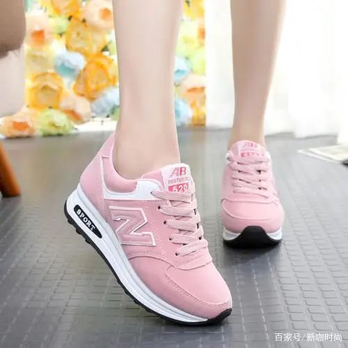 活动|林青霞身材保养有道,66岁穿紧身衣腰肢纤细,活力四射不输年轻人