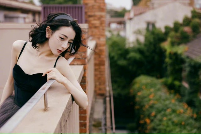 亮点|热巴杨洋高颜值cp彻底赢了郑爽！穿性感礼服变公主，腰比发箍还细