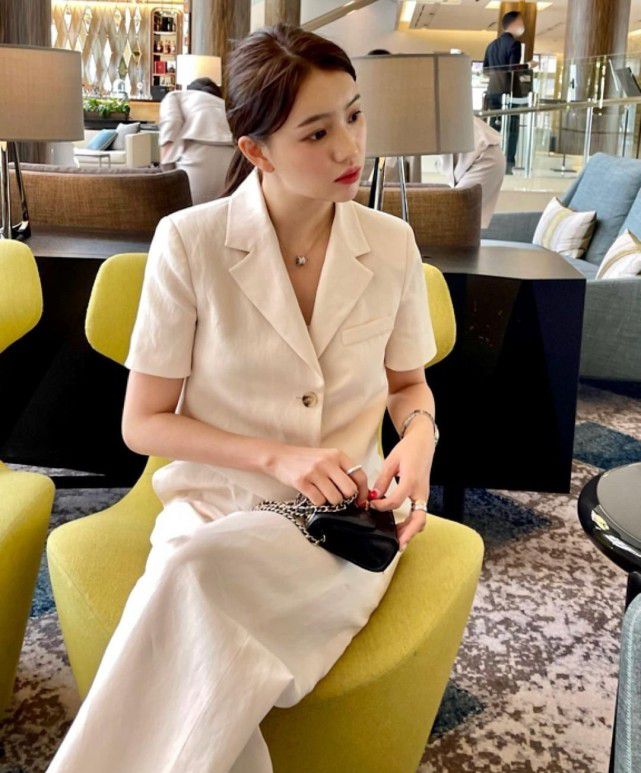 什么|夏天不知道穿什么衣服出门?试一下套装单品吧!它真的很方便百搭