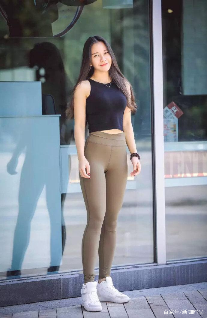 活动|林青霞身材保养有道，66岁穿紧身衣腰肢纤细，活力四射不输年轻人