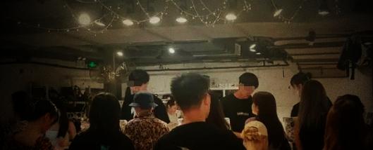 身材|知名网红店被挤爆，姑娘打卡傻眼：“这种衣服真的能穿？！”
