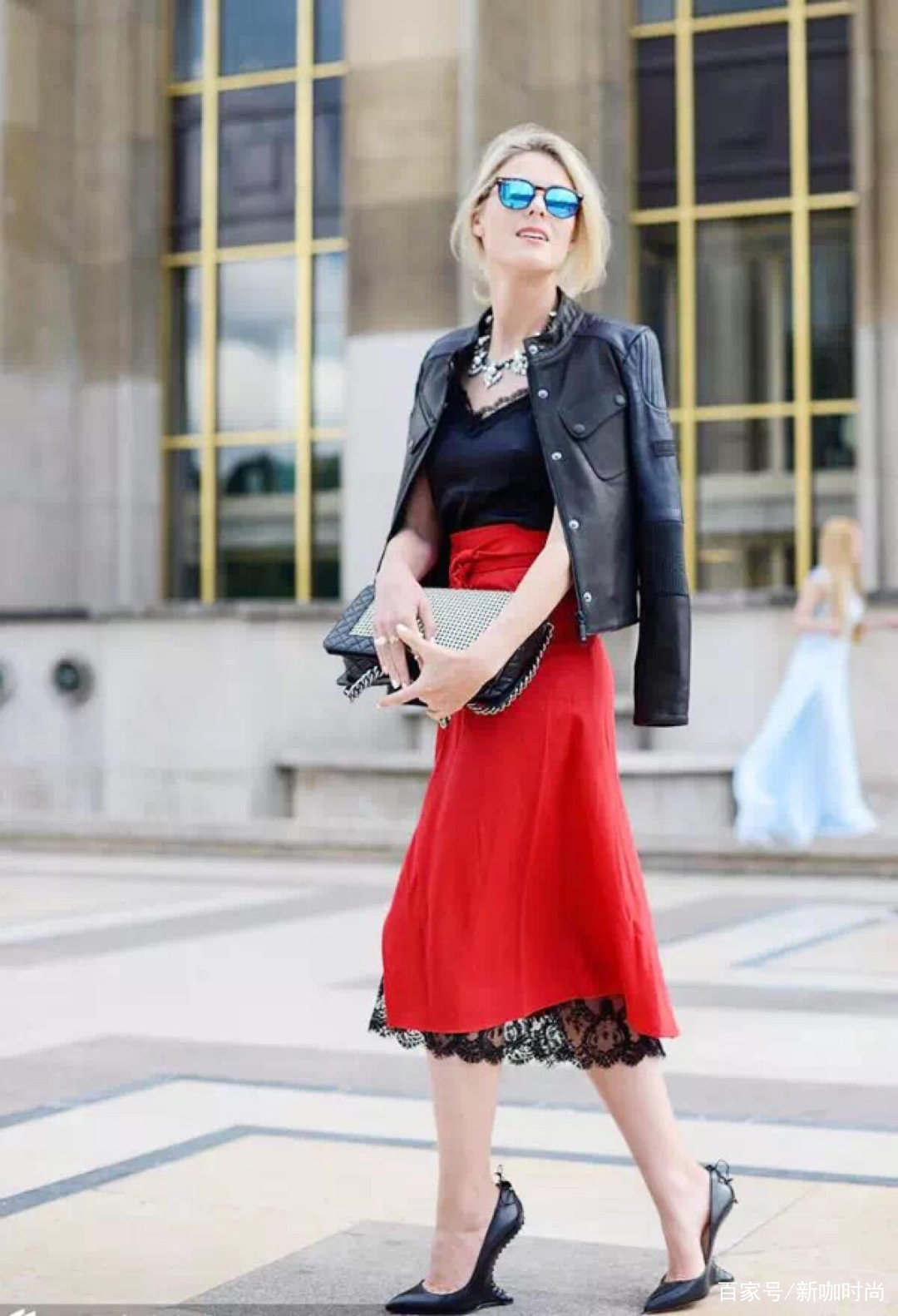 颜色|阿Sa新的一年又美了，晒红裙靓照优雅微撩，温柔女人味满分