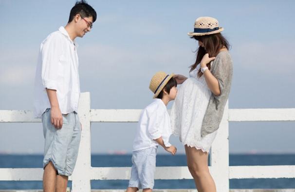 因为|没经历二胎的人真心不懂，求求大家，别再空口白牙就催生孩子了