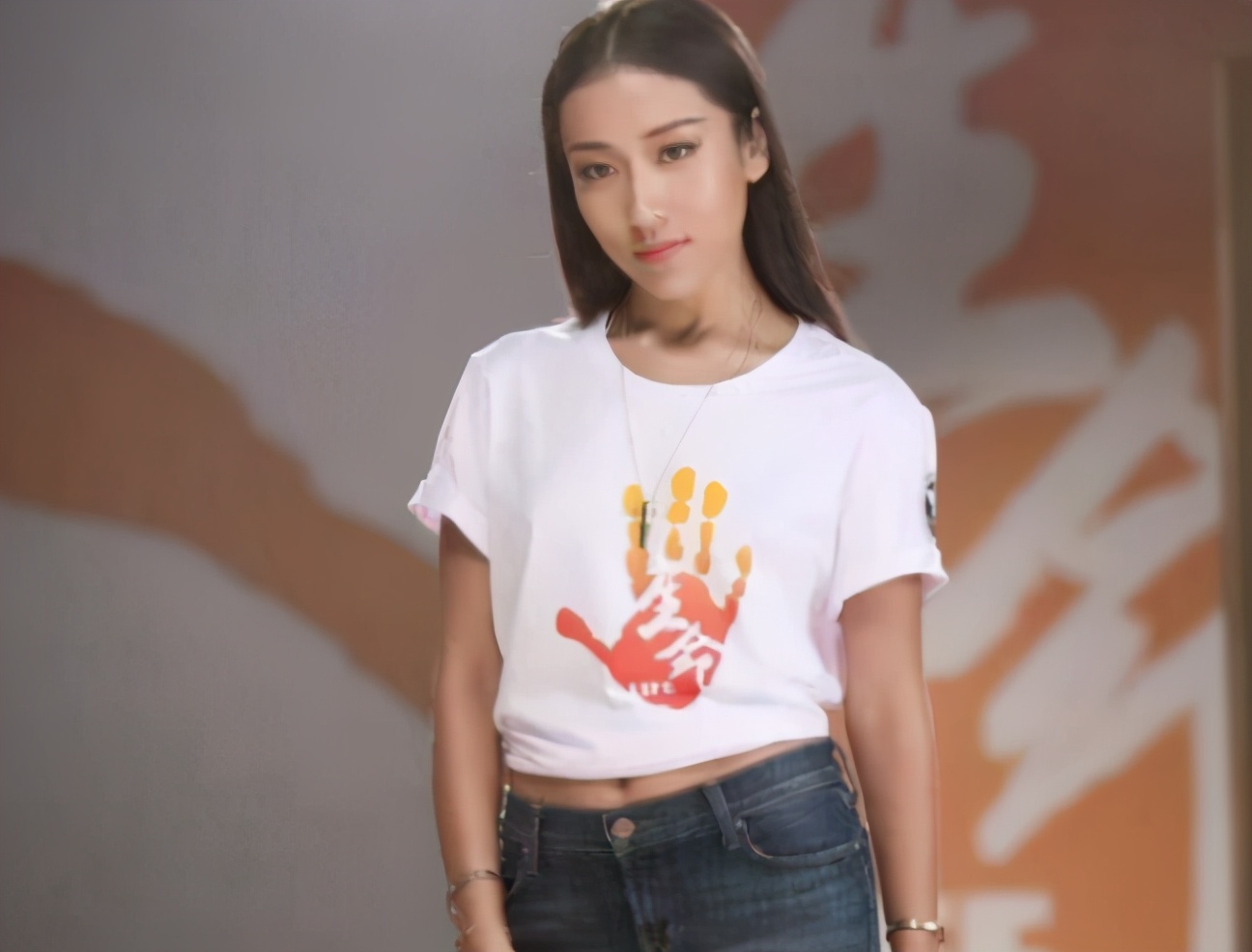 舞台|有一种“整容”叫吉克隽逸卸妆，素颜照曝光后网友：为啥要扮黑？