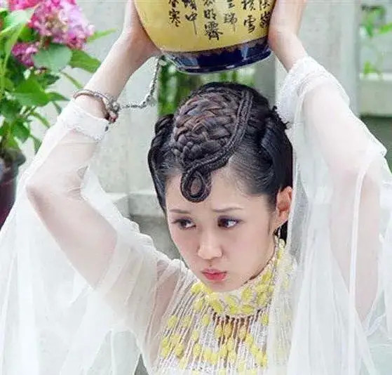 《北京欢迎你》,因说错一句话被封杀,如今怎么样了_张娜拉