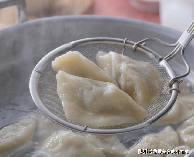饺子什么时候下锅合适 042fa54ec4894e68821c7a4b059f1753.jpeg