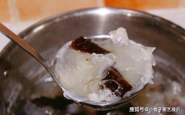 银耳不能和什么一起煮粥 05c6dafe536b45c5835e75941b969f75.jpeg