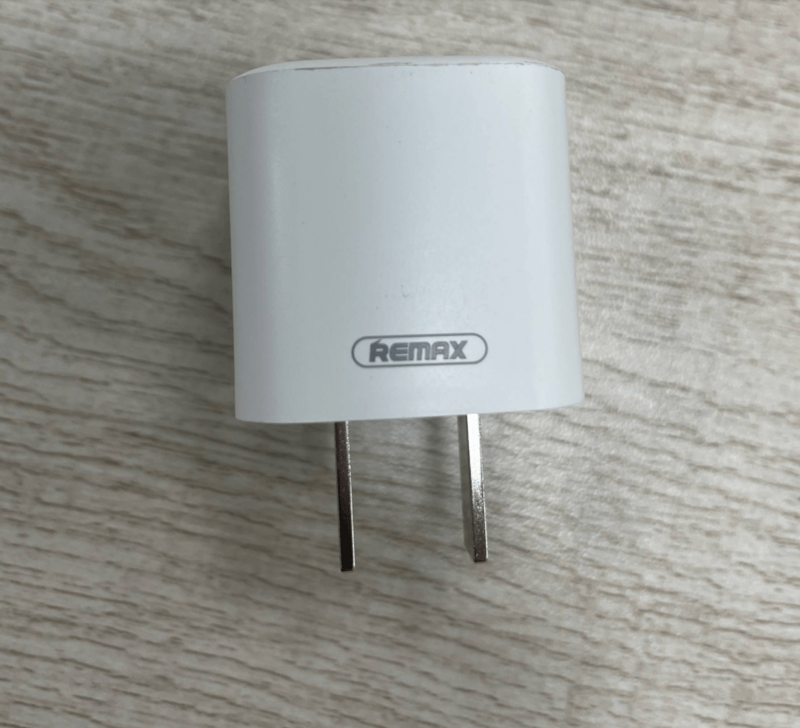 remax睿量30w迷你氮化镓充电头娇小又强大