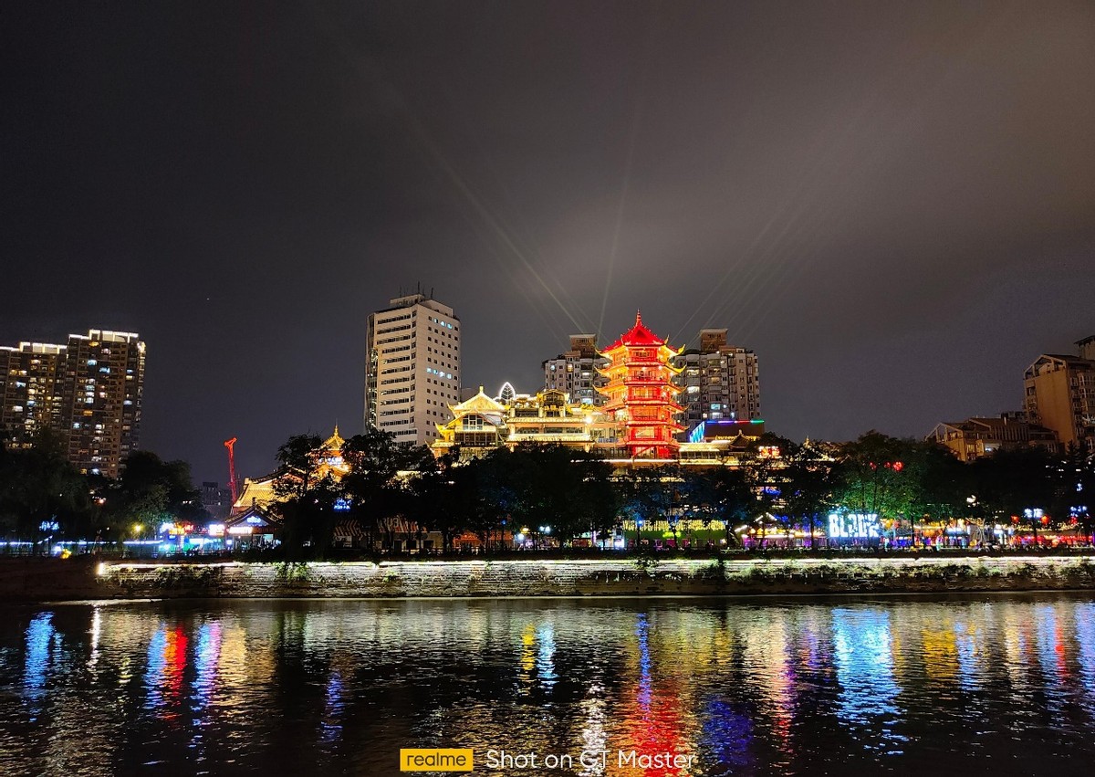 realmegt大师探索版上手外观与拍照俱佳这手机我爱了