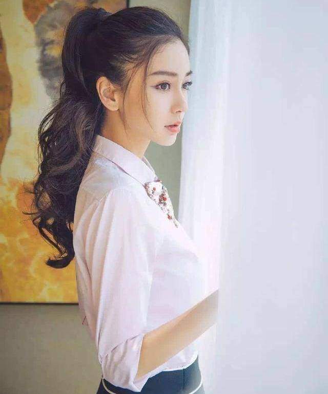 发型|女人扎马尾有讲究，这4个“误区”尽量要避开，显脸大还容易掉发