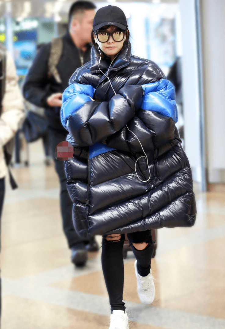 全靠|奚梦瑶是有多怕冷，裹上万元“羽绒被”好臃肿，全靠超模气质在撑