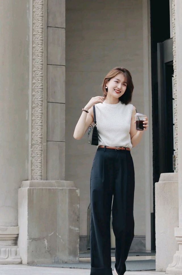关键|会穿衣搭配很关键，不知道怎么搭配的女生，可以选择极简穿搭风格