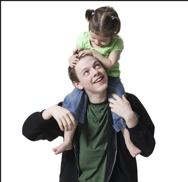 物质|博哥嫌弃妈妈不给他生妹妹，竟说要自己生，童言无忌真是醉了