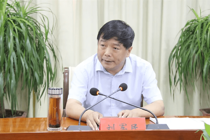 刘军民主持召开上蔡县委常委会会议