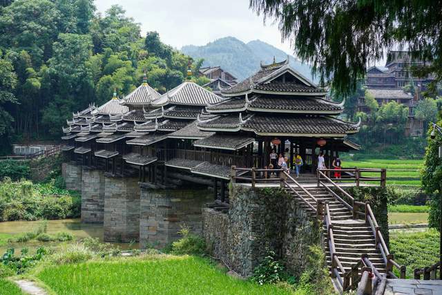 广西这个村寨真低调，世界四大名桥藏身于此，曾出现在中学课本上