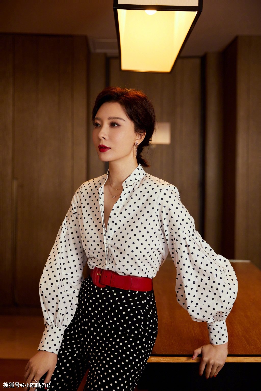 陈数堪称中年变美模板,很值得学