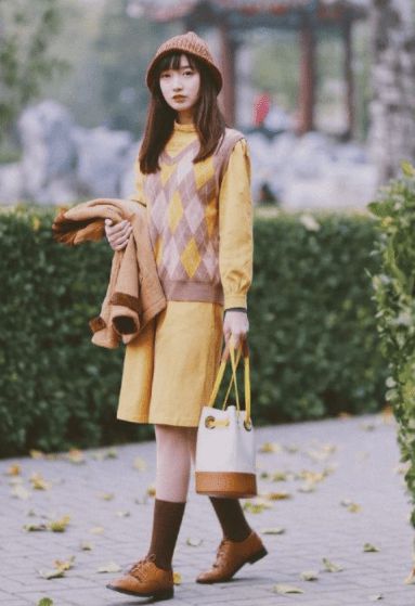 显得|上班族逛街这样穿，时尚运动还休闲