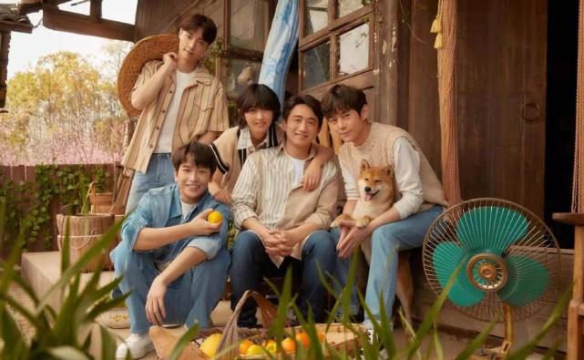 官宣|《向往5》放出三兄妹官宣照，张子枫占据中心位，张艺兴放不开！