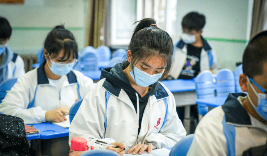 什么是滑档考生 9df88838e9694e2ab9282194a3568865.png