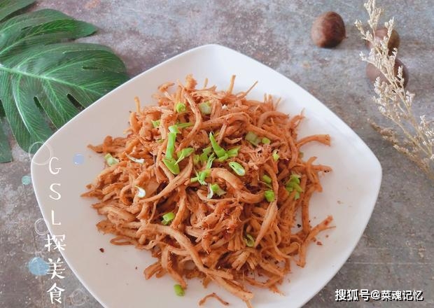 做法|鸡胸肉这样做，大人小孩都爱吃，美味可口，三两下做一盘，不够吃