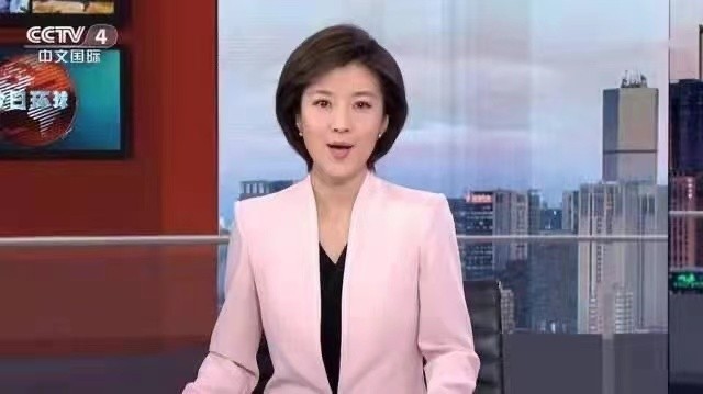 职场|央视终于换新人主播！36岁崔爽大龄入职，甜美脸穿西装比董卿美