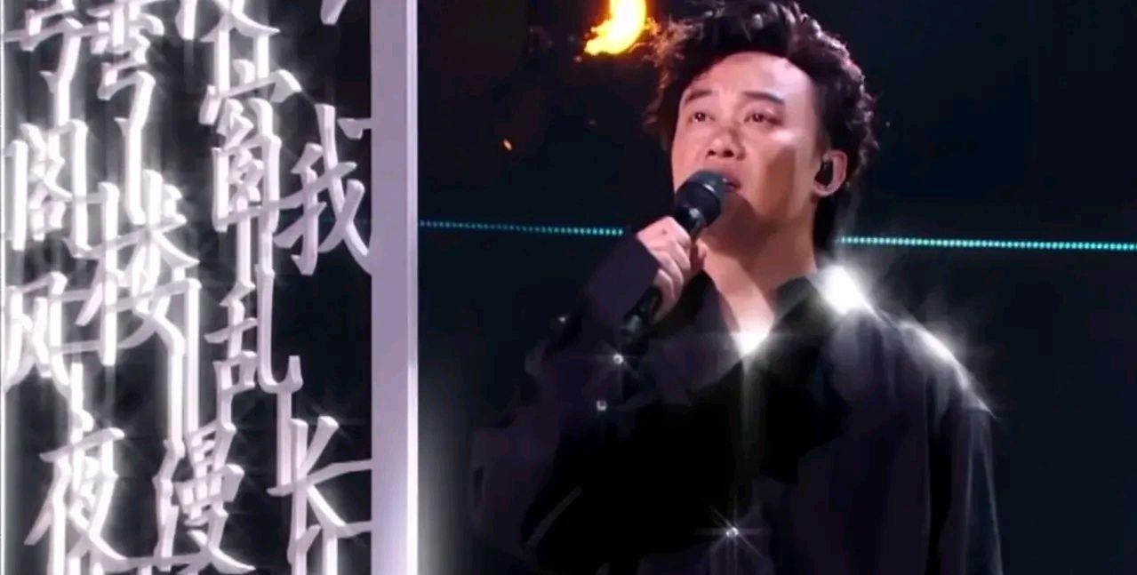 李荣浩|《好声音》十周年开场秀：周杰伦李荣浩惊喜同台，那英喜提豪华伴奏