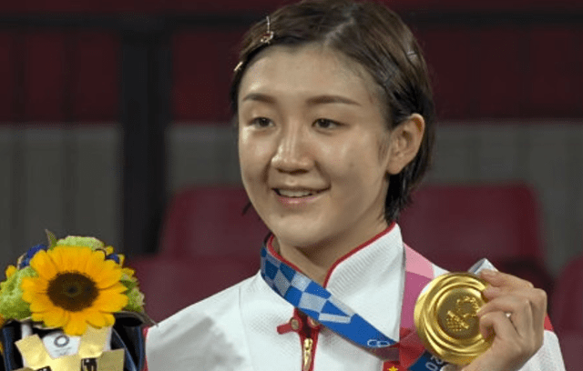 东京奥运会陈梦夺得金牌,表哥黄晓明发文祝贺,表嫂却很低调_baby