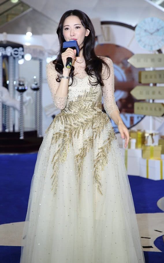 林志玲|这难道是史上最美的金丝裙？林志玲穿出了公主范儿，真是最佳组合