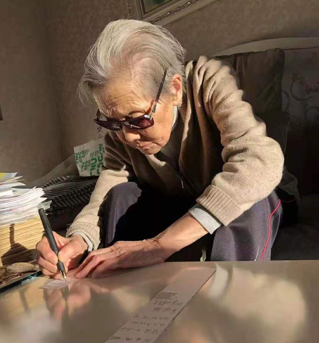 歌词作家王健低调离世生前曾写出歌声与微笑历史的天空