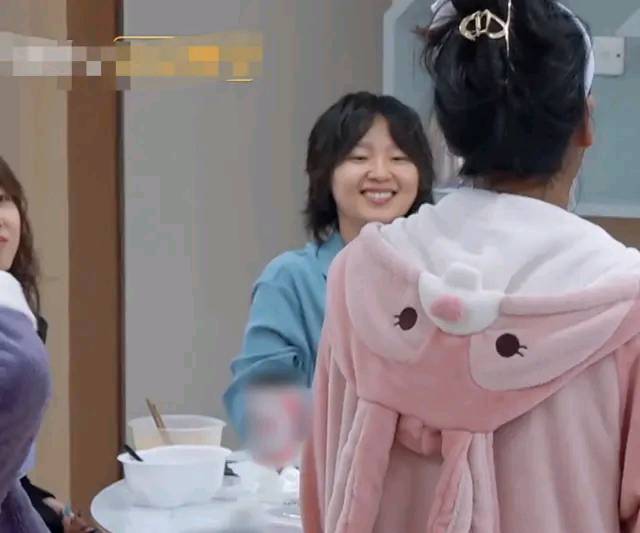 对比|《浪姐2》8位女星卸妆前后对比：周笔畅判若两人，董洁发量稀疏