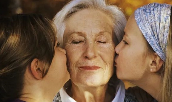 因为|两胎都生女儿是何感受?3位妈妈的回答既耿直又中肯,别觉得意外