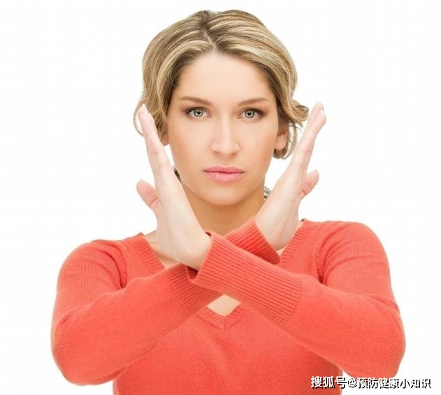 肝脏|肝是“哑巴”,可一旦身体2处变臭,提示你肝脏正在病变!