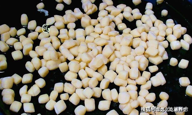 做法|两个鸡蛋，加半碗面粉，自制零食，焦香酥脆，孩子一口一个吃不停