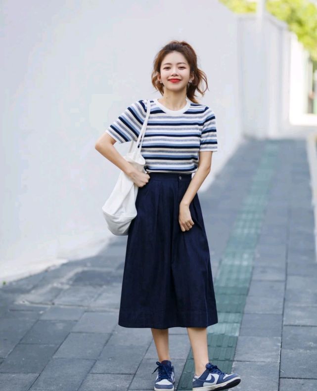 感觉|优雅浪漫的裙装穿搭，可以呈现俏皮甜美的感觉，也可以很有女人味