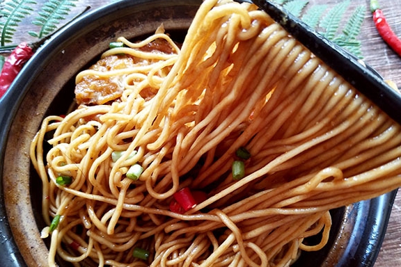 汤汁|天热，我迷上了它，只需5分钟做好，早餐晚餐都能吃，营养又美味